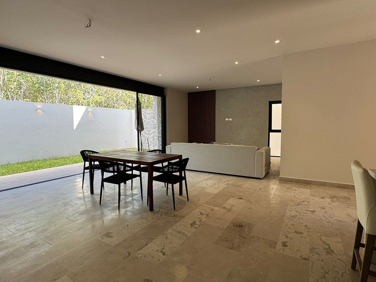 Casa em Vía Cumbres Residencial, Benito Juárez, foto 3 de 21