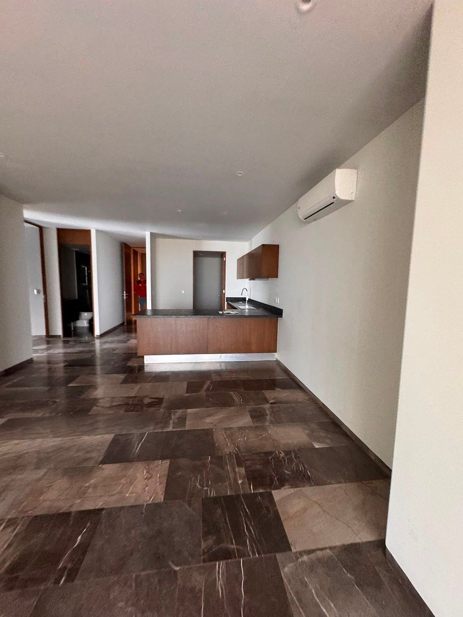 DEPA sin muebles de 3 recámaras en Townsquare, foto 1 de 6