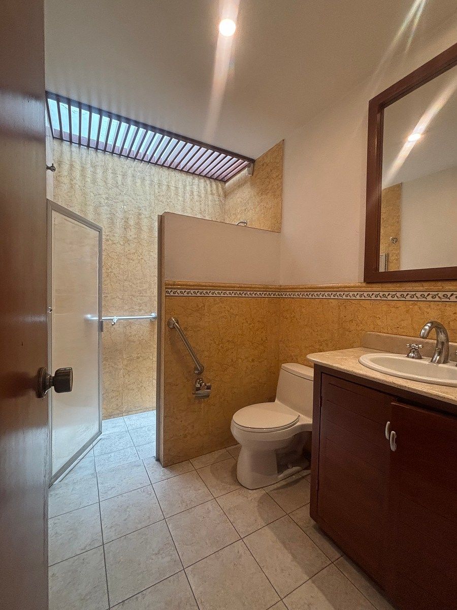 House with Commercial Use in Chapalita, Guadalajara, photo 25 of 27