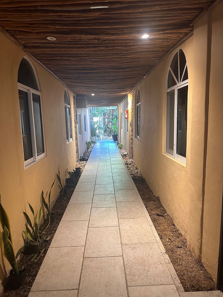 Building in Luis Donaldo Colosio, Playa del Carmen, photo 8 of 9