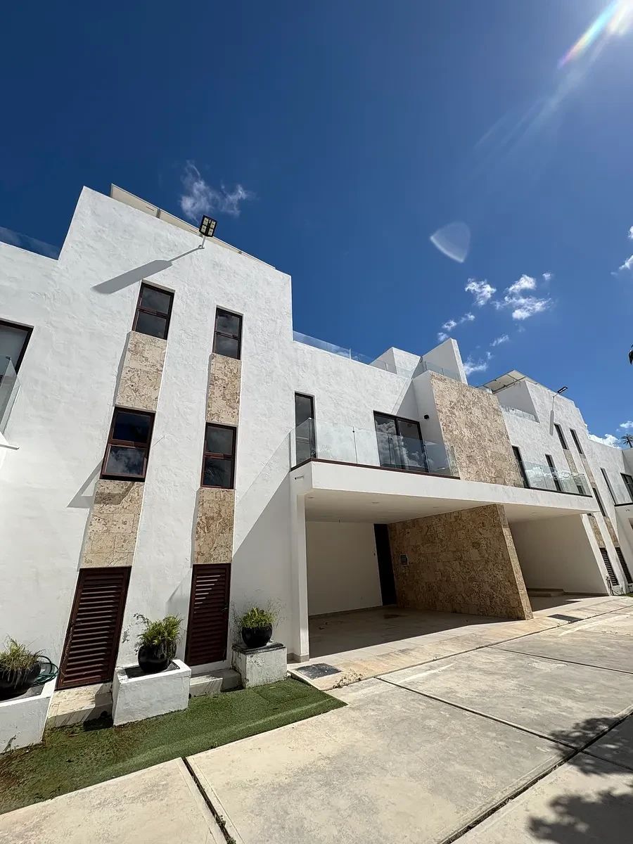 CASA EN RENTA CON PANELES SOLARES DZITYA, foto 1 de 9