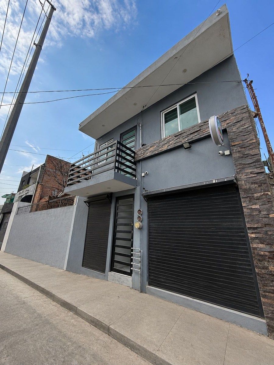 Oportunidad de inversion propiedad comercial con alberca y 5 espacios rentables, foto 1 de 15