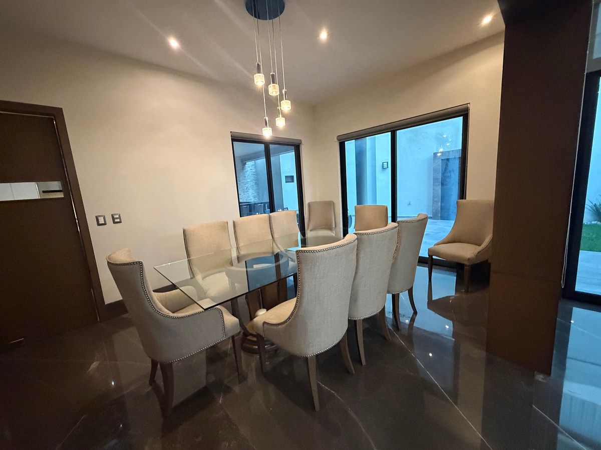 Casa en venta en Residencial Dinastía , Catalonia, photo 1 of 16