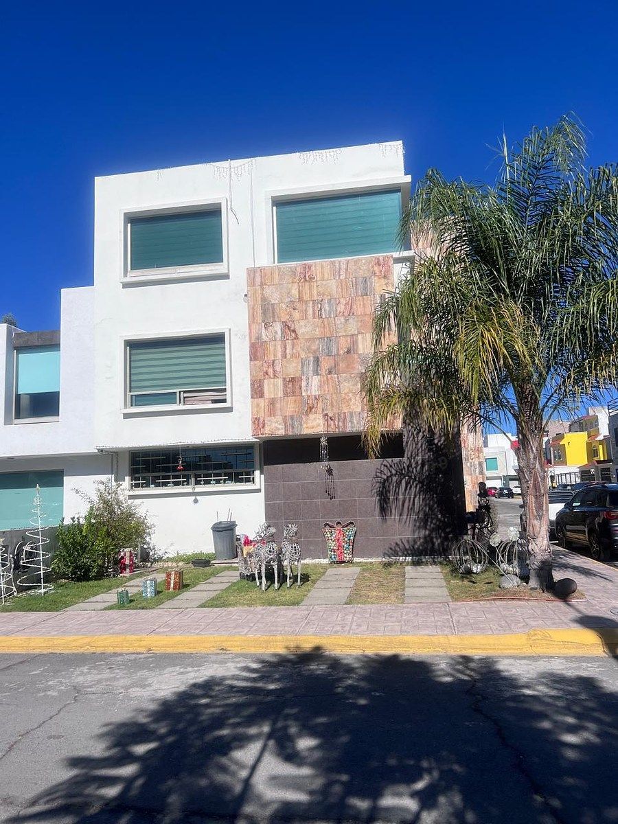 PACHUCA VENDE AMPLIA Y ELEGANTE CASA EN "LA MORALEJA" DE LUJO, foto 1 de 26