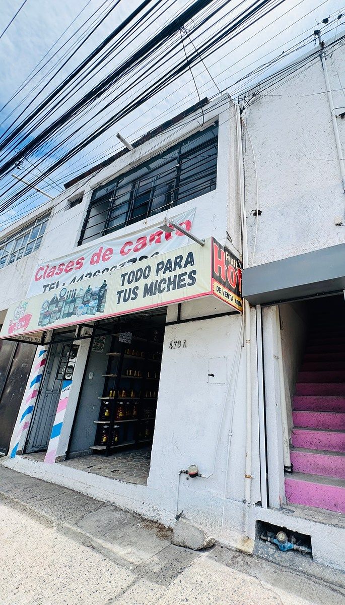 House with 2 Commercial Premises for Sale | Investment with Immediate Income, photo 1 of 18