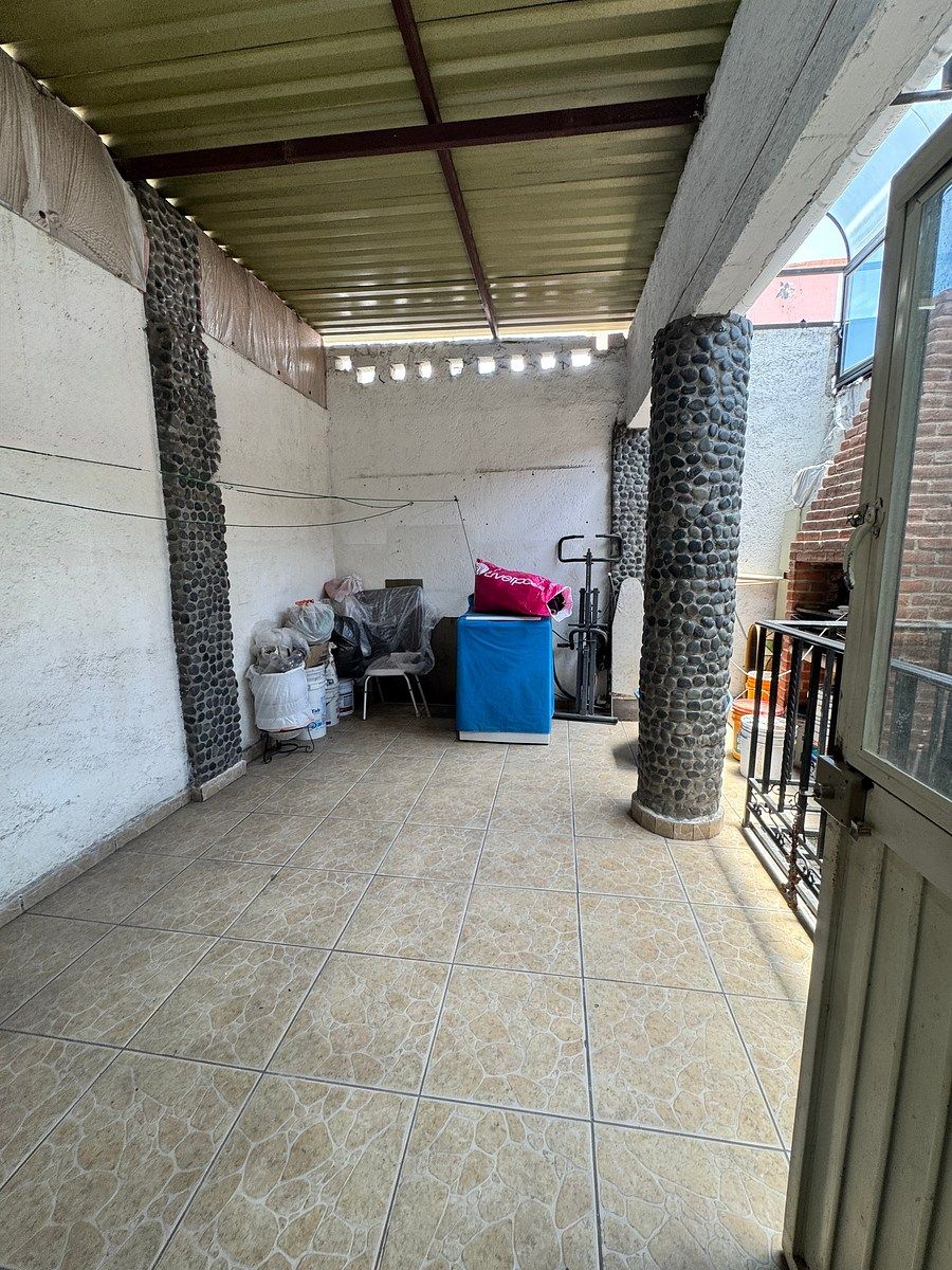 House with Commercial Use in Ex-Hacienda Santana, Querétaro, photo 13 of 18