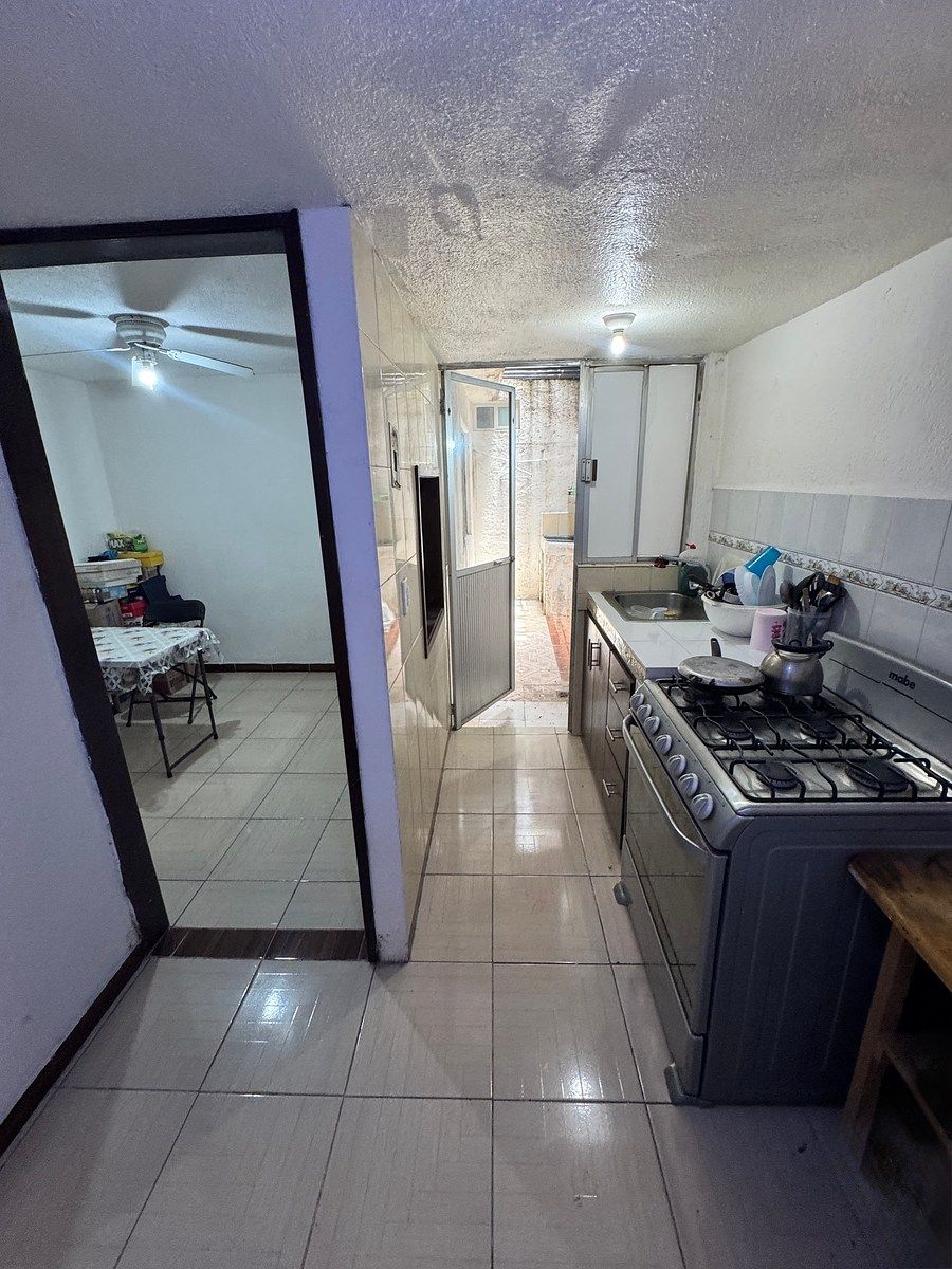 House with Commercial Use in Ex-Hacienda Santana, Querétaro, photo 15 of 18