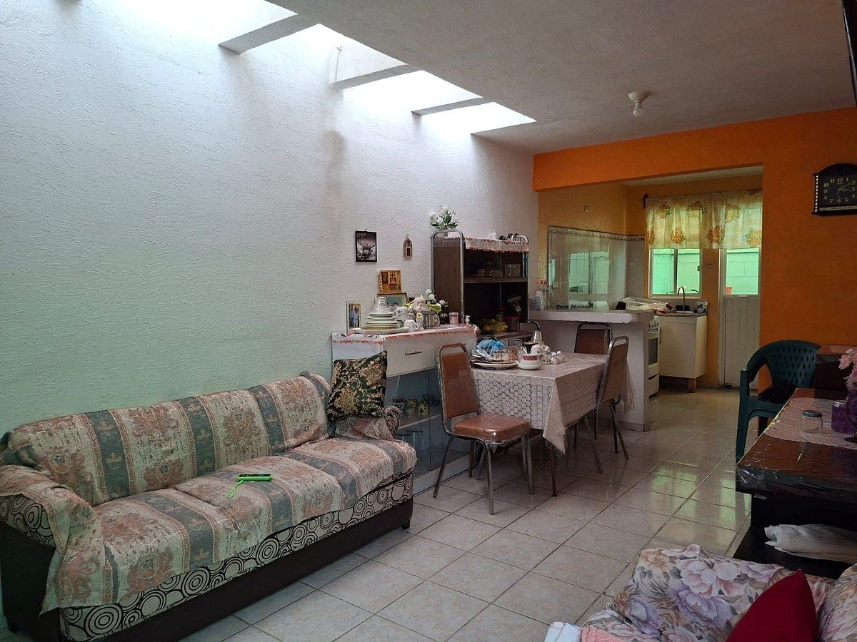 Casa em Balcones de Oriente, Aguascalientes, foto 2 de 15