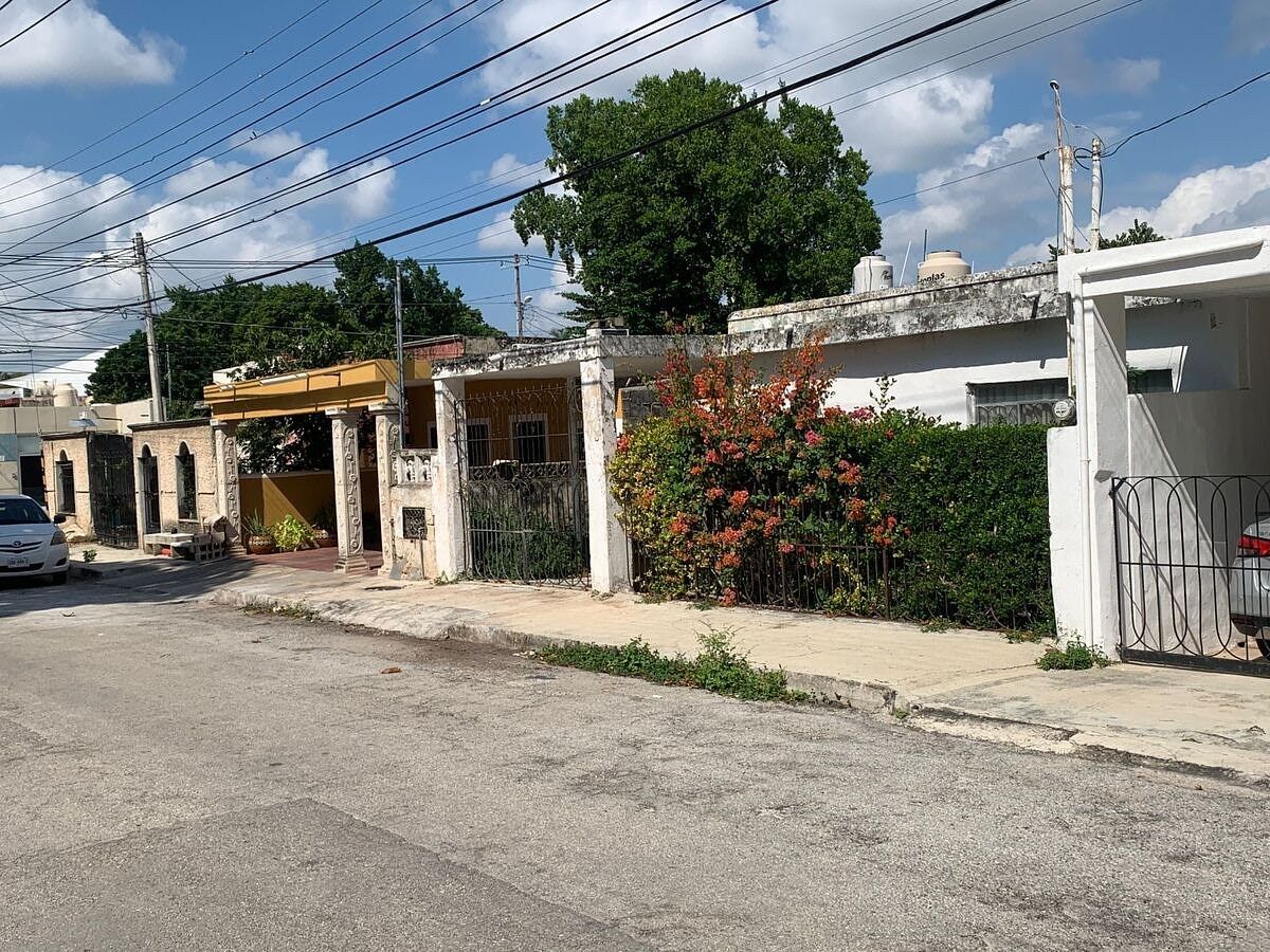 CASA EN VENTA EN MÉRIDA, ITZIMNÁ, PARA PROYECTO DE REMODELACIÓN Y RESTAURACIÓN - foto 1