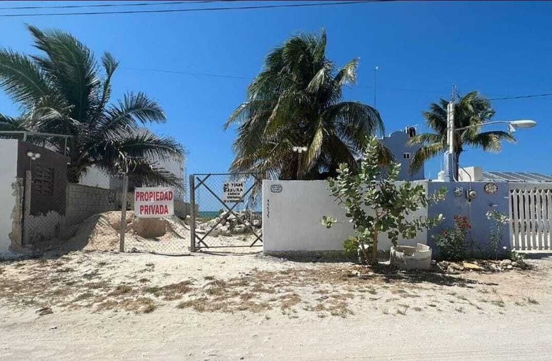 Terreno en venta en la playa Chelem | 10 metros lineales, photo 1 of 10