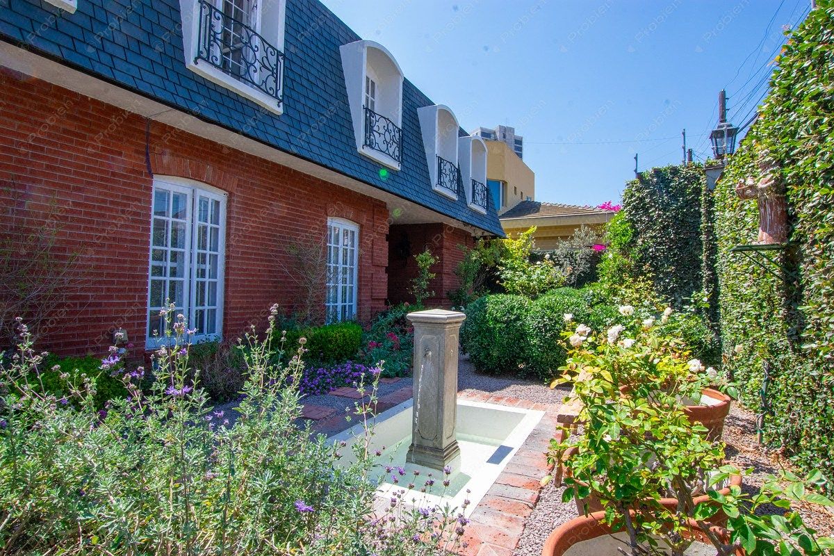 Casa de lujo en venta en Chapultepec Zona Dorada Tijuana estilo provenzal