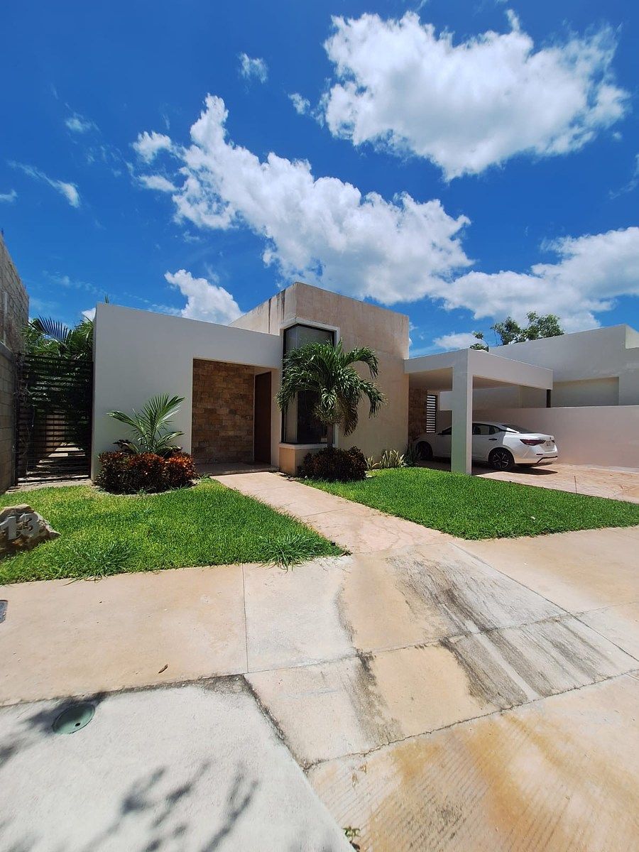 CASA EN RENTA DE UN PISO EN ROCIO COUNTRY EN MERIDA YUCATN, foto 1 de 47