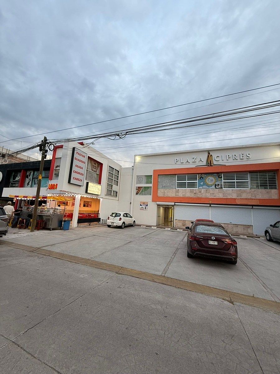 Renta de Oficinas en la plaza Ciprés, foto 1 de 17