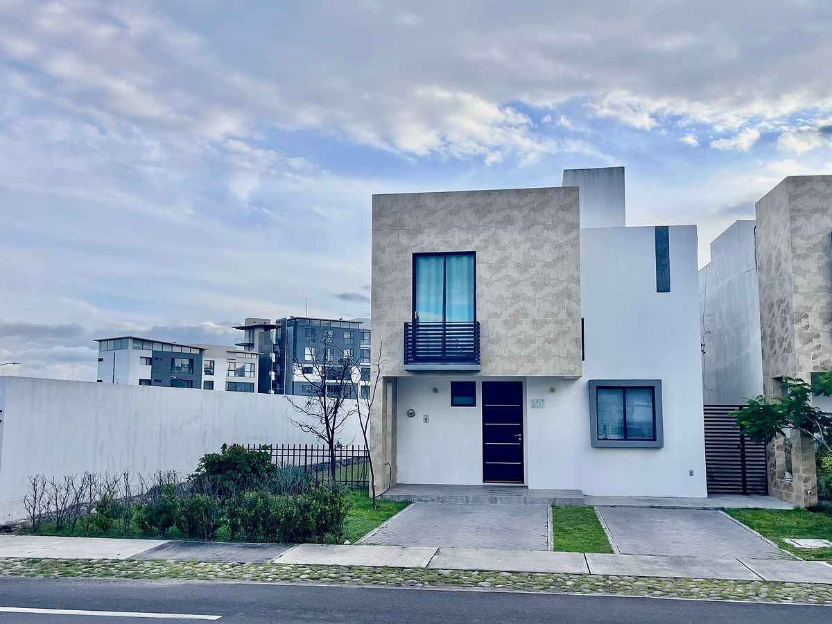 House in La Vista Residencial, Querétaro, photo 2 of 20