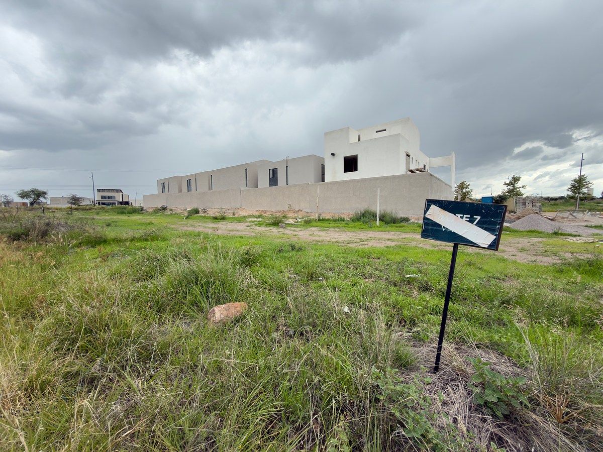 Lot in Lomas del Campanario, Querétaro, photo 4 of 13