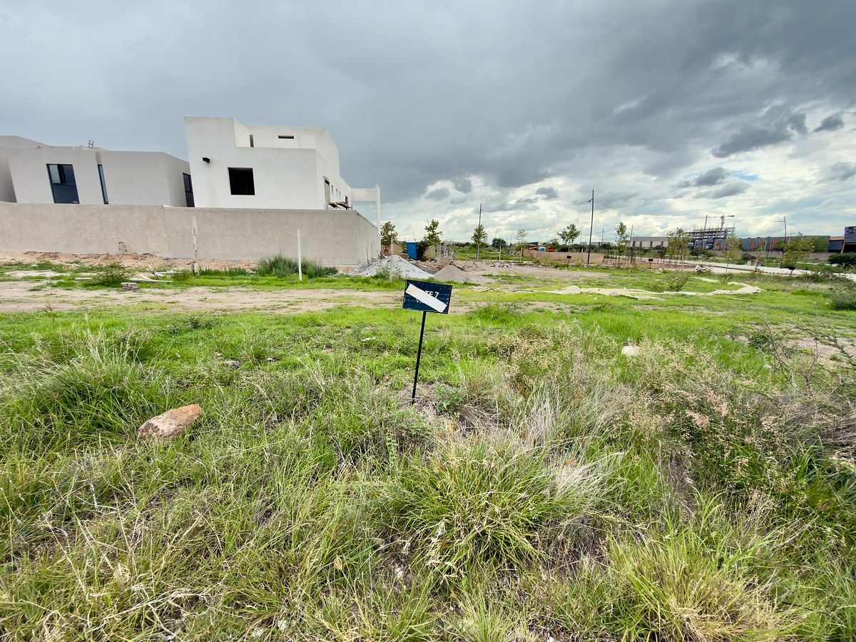 Lot in Lomas del Campanario, Querétaro, photo 3 of 13
