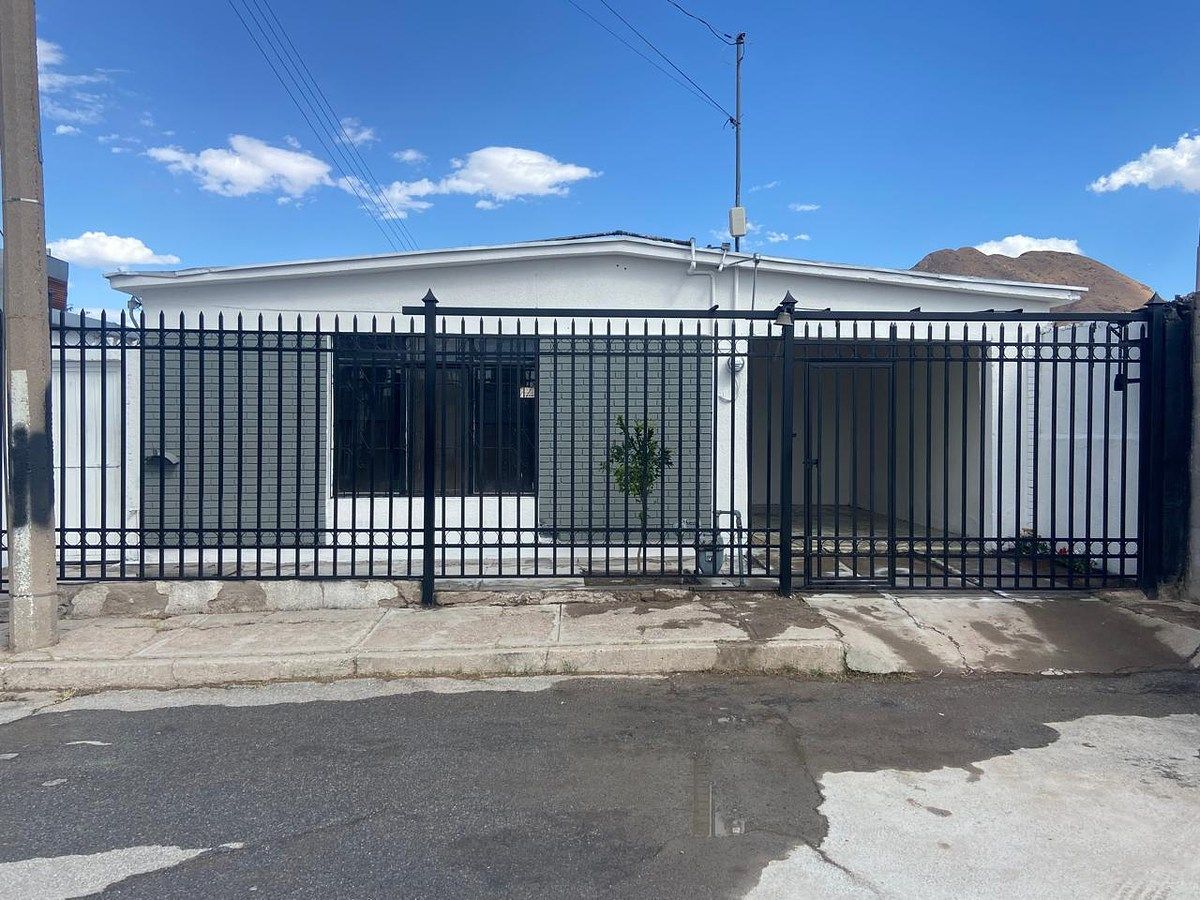 Col. Dale casa de una planta con departamento independiente en privada, foto 1 de 21