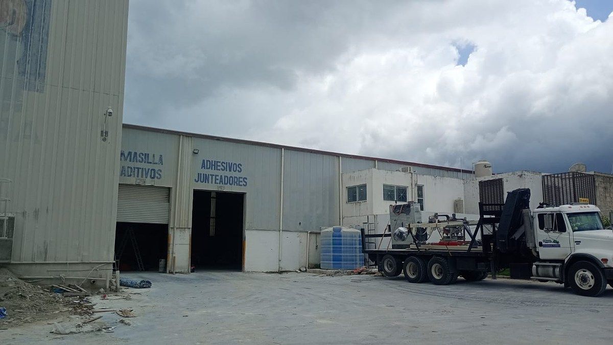 RENTA DE BODEGA  DE 1600 M2 SOBRE CARRETERA A UMAN, foto 1 de 7