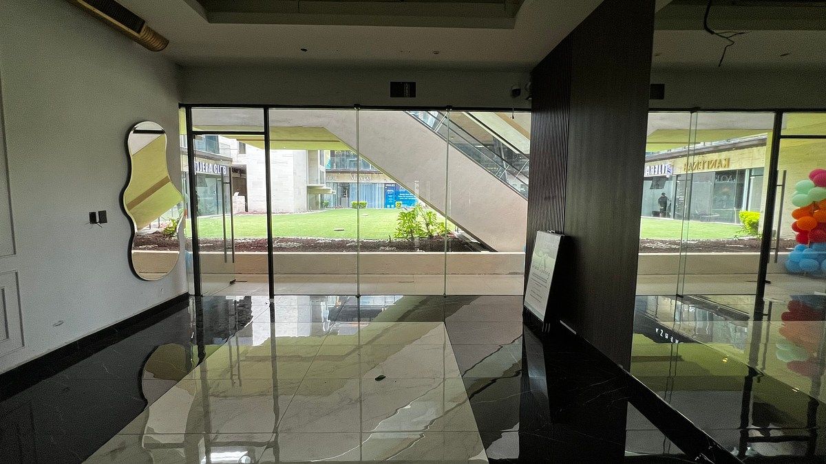 Local comercial en Del Valle, San Pedro Garza García, foto 5 de 9