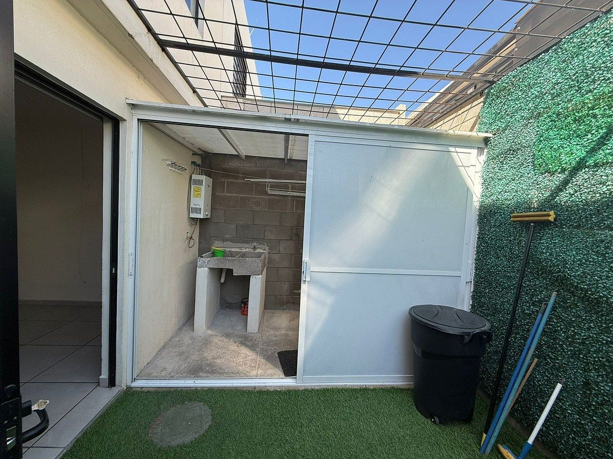 Casa em condomínio fechado em Vista Sur Residencial, Tlajomulco de Zúñiga, foto 2 de 18