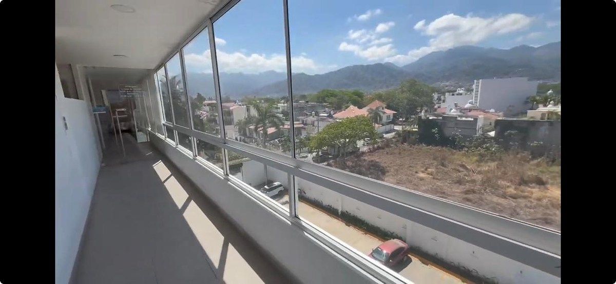 Local comercial en renta 150 m2 Puerto Vallarta, foto 1 de 7