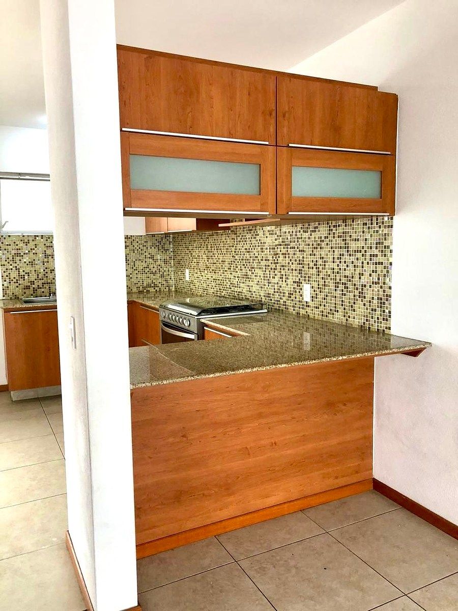House in Gated Community in Parques del Bosque, Tlaquepaque, photo 3 of 23