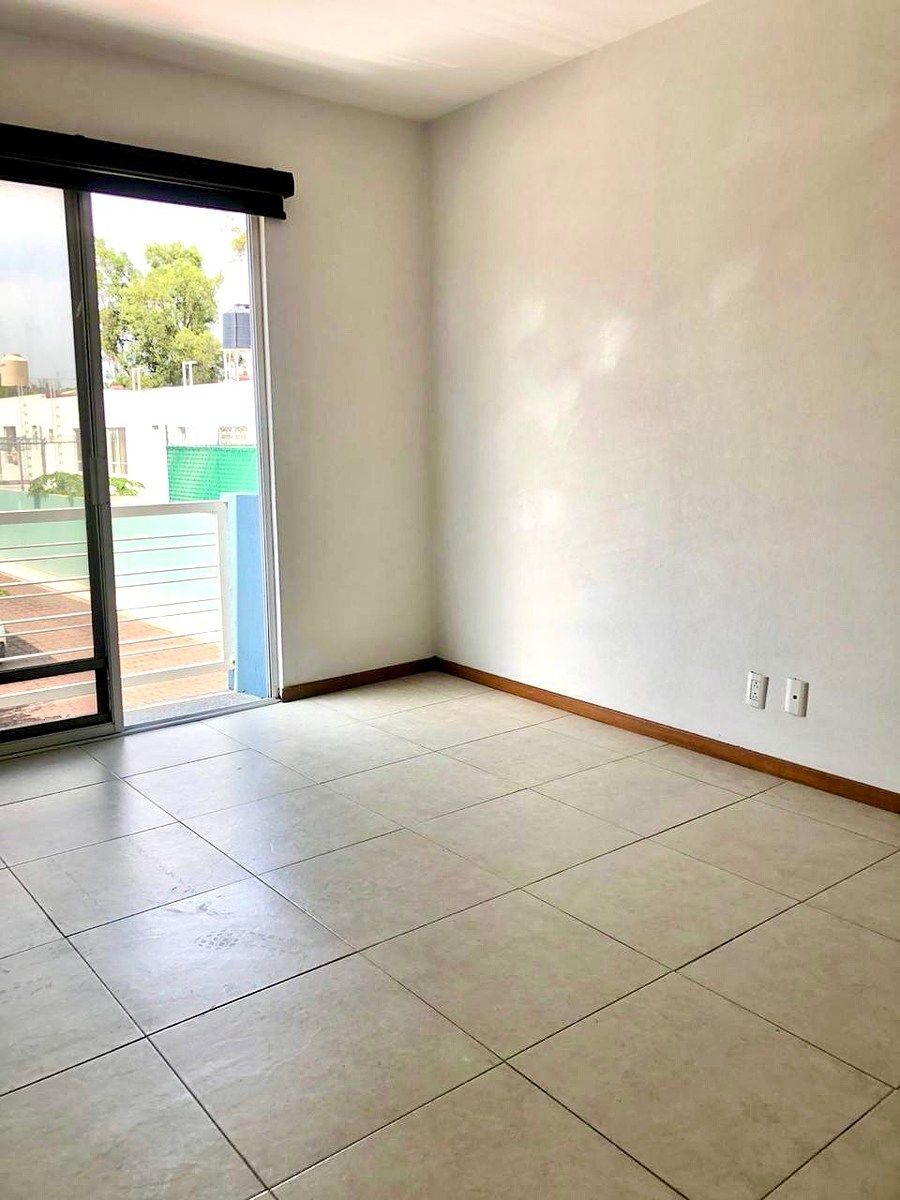House in Gated Community in Parques del Bosque, Tlaquepaque, photo 6 of 23
