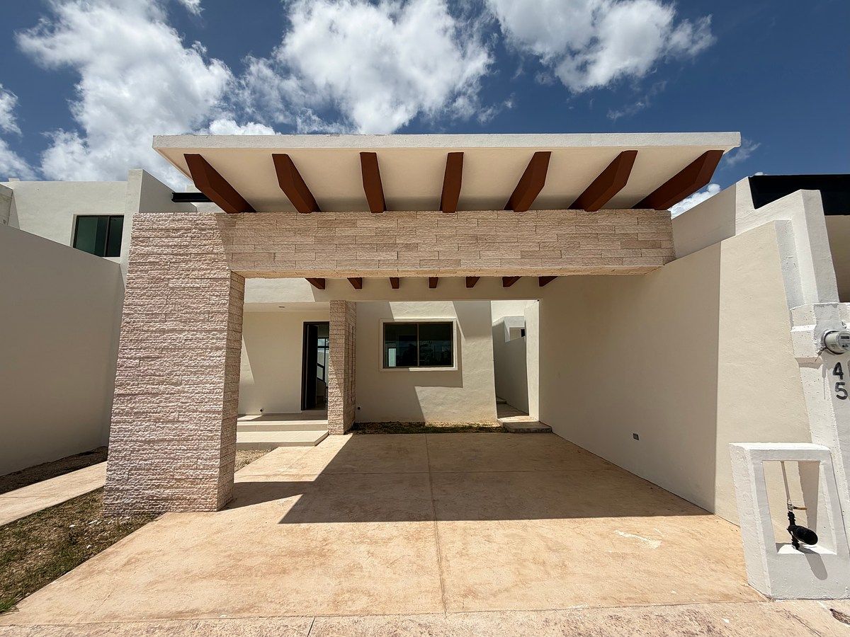 CASA NOVA EM CONDOMÍNIO PRIVADO COM AMENIDADES NO NORTE DE MÉRIDA, foto 1 de 18