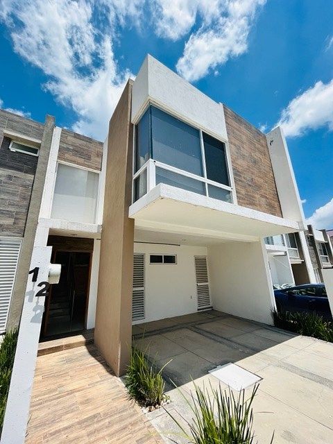 CASA EN VENTA DENTRO DE CLUSTER CON ALBERCA, photo 1 of 19