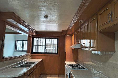 Casa Comercial en Renta | Excelente Ubicación Cerca de la UNIVA