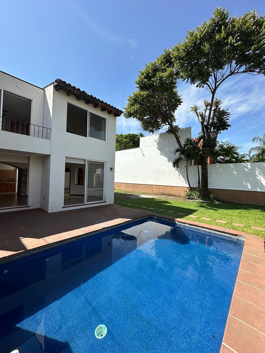 House in Villas del Lago, Cuernavaca, photo 2 of 32