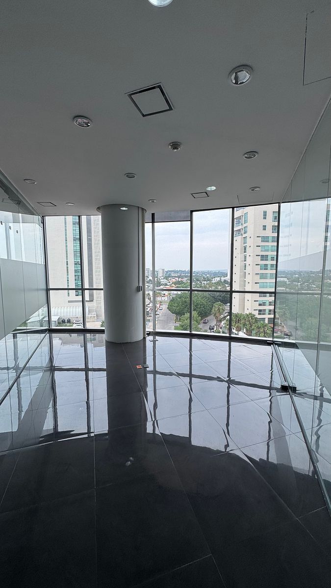 Oficina en Puerta de Hierro, Zapopan, foto 13 de 31