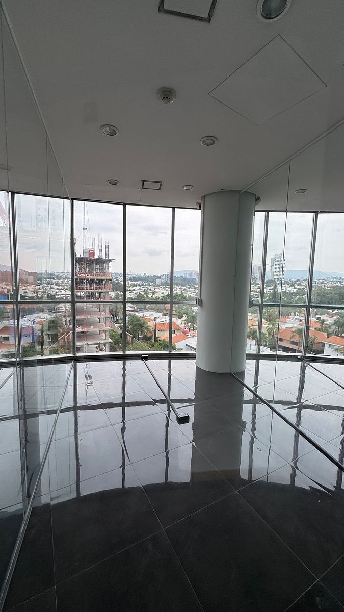 Oficina en Puerta de Hierro, Zapopan, foto 18 de 31