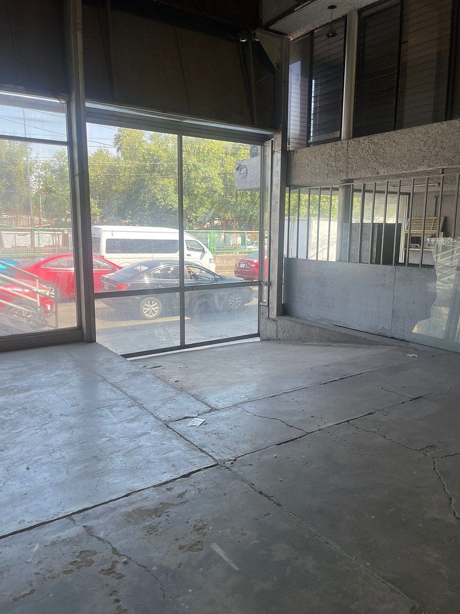 Local comercial en Del Fresno 1a. Sección, Guadalajara, foto 2 de 7