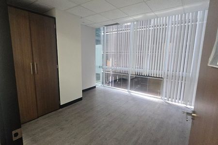 Oficina de 363m2 bosques de ciruelos