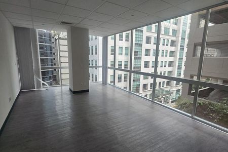 Escritório de 363m2 em Bosques de Ciruelos