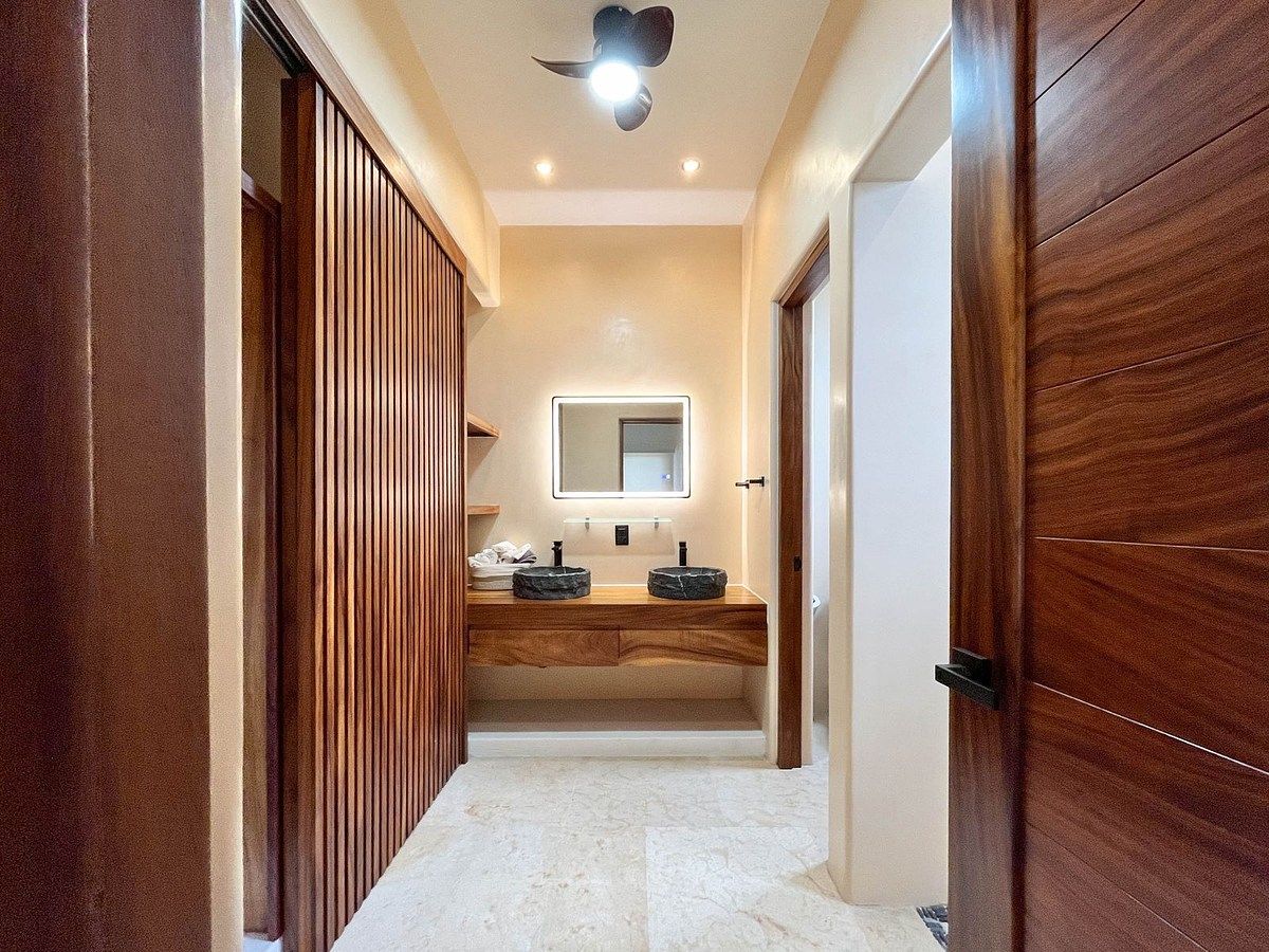 Vestidor / Baño en Recámara principal, foto 9 de 39