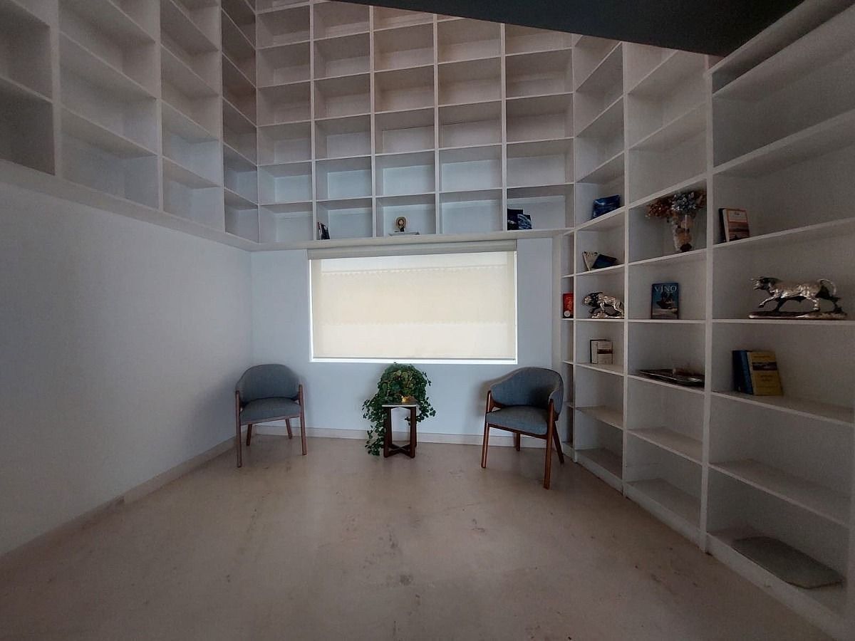 Biblioteca a doble altura, photo 13 of 35