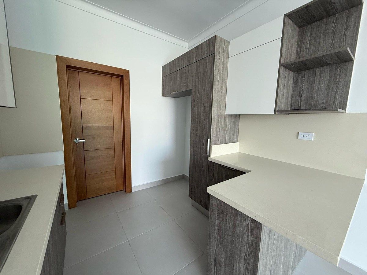 Apartamento en alquiler en Bella Vista de 2 Habitaciones. PC, foto 1 de 10