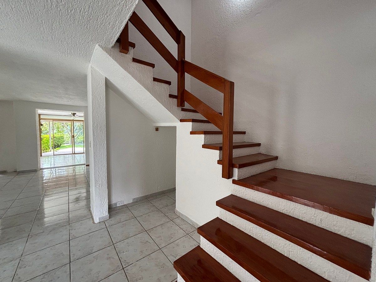 Escalera, foto 9 de 16