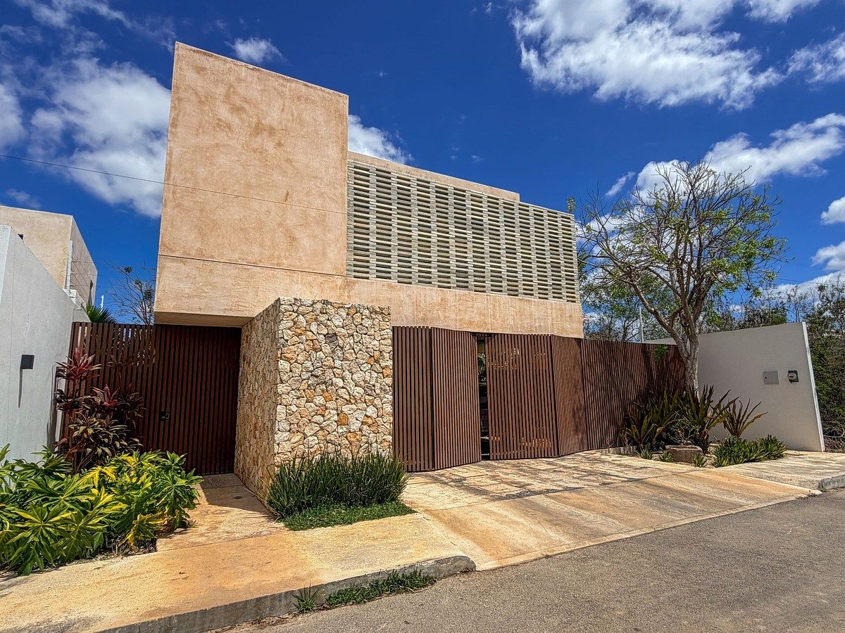 Casa equipada, de 3 recámaras, con paneles solares, en Temozón Norte., photo 1 of 29