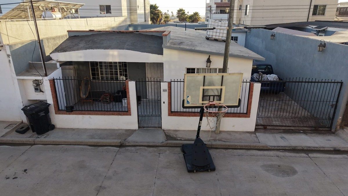 CASA DE UNA PLANTA EN VENTA EN PLAYAS DE CHAPULTEPEC, ENSENADA., foto 1 de 5