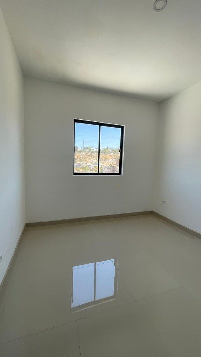 House in Colinas de la Presa, Tijuana, photo 19 of 25