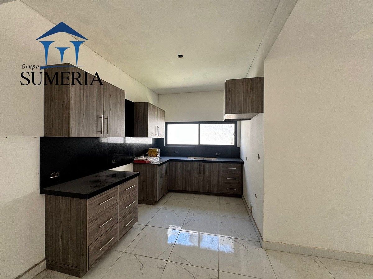 House in Las Granjas, Chihuahua, photo 2 of 14