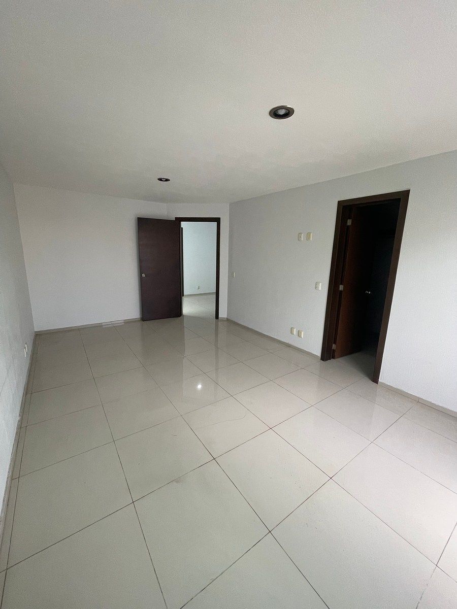 House in Gated Community in Fraccionamiento Real de Valdepeñas, Zapopan, photo 13 of 21