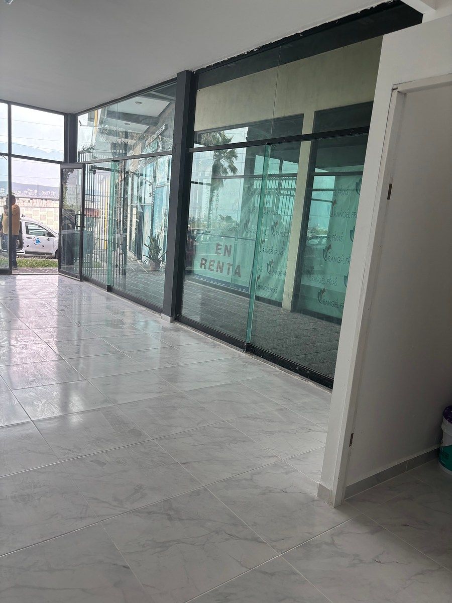 Local en centro comercial en Burócratas del Estado, Monterrey, foto 5 de 8