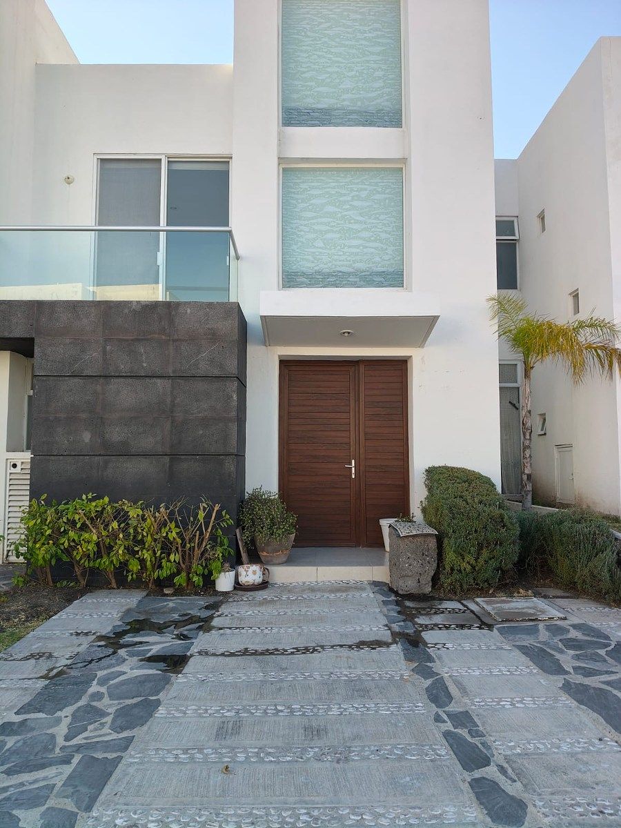 Casa para Alugar de 3 Níveis em El Refugio | 3 Quartos, Terraço e Vigilância, foto 1 de 14
