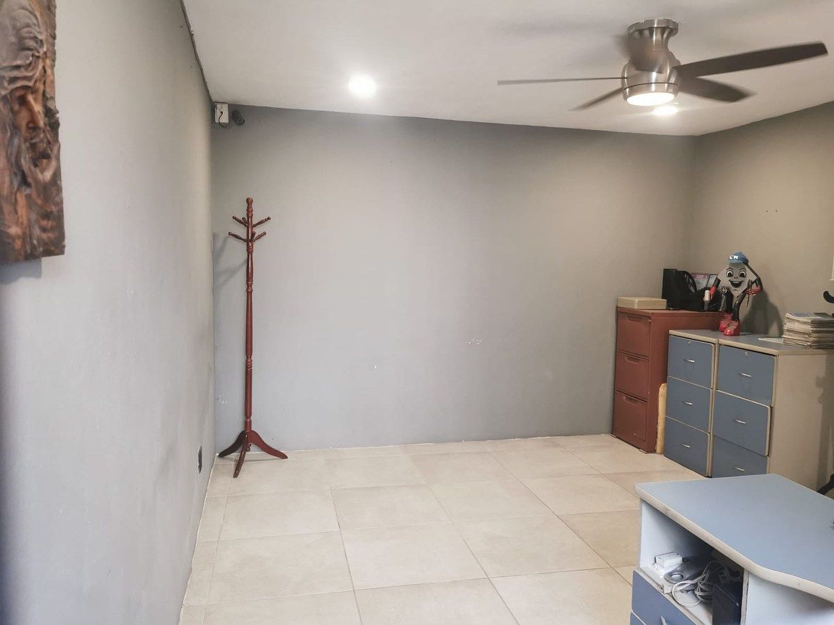 Commercial Storage Unit in Del Sur, Guadalajara, photo 8 of 12
