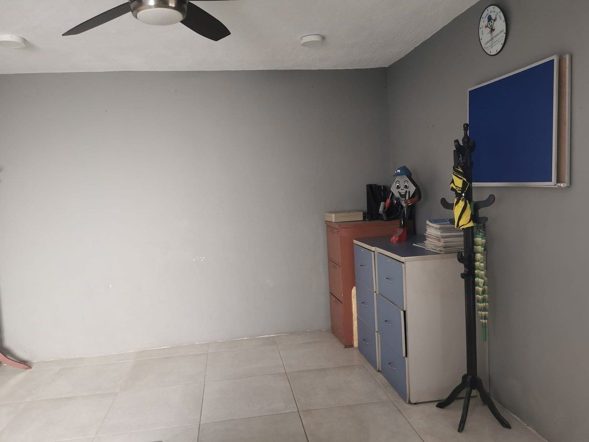 Commercial Storage Unit in Del Sur, Guadalajara, photo 10 of 12