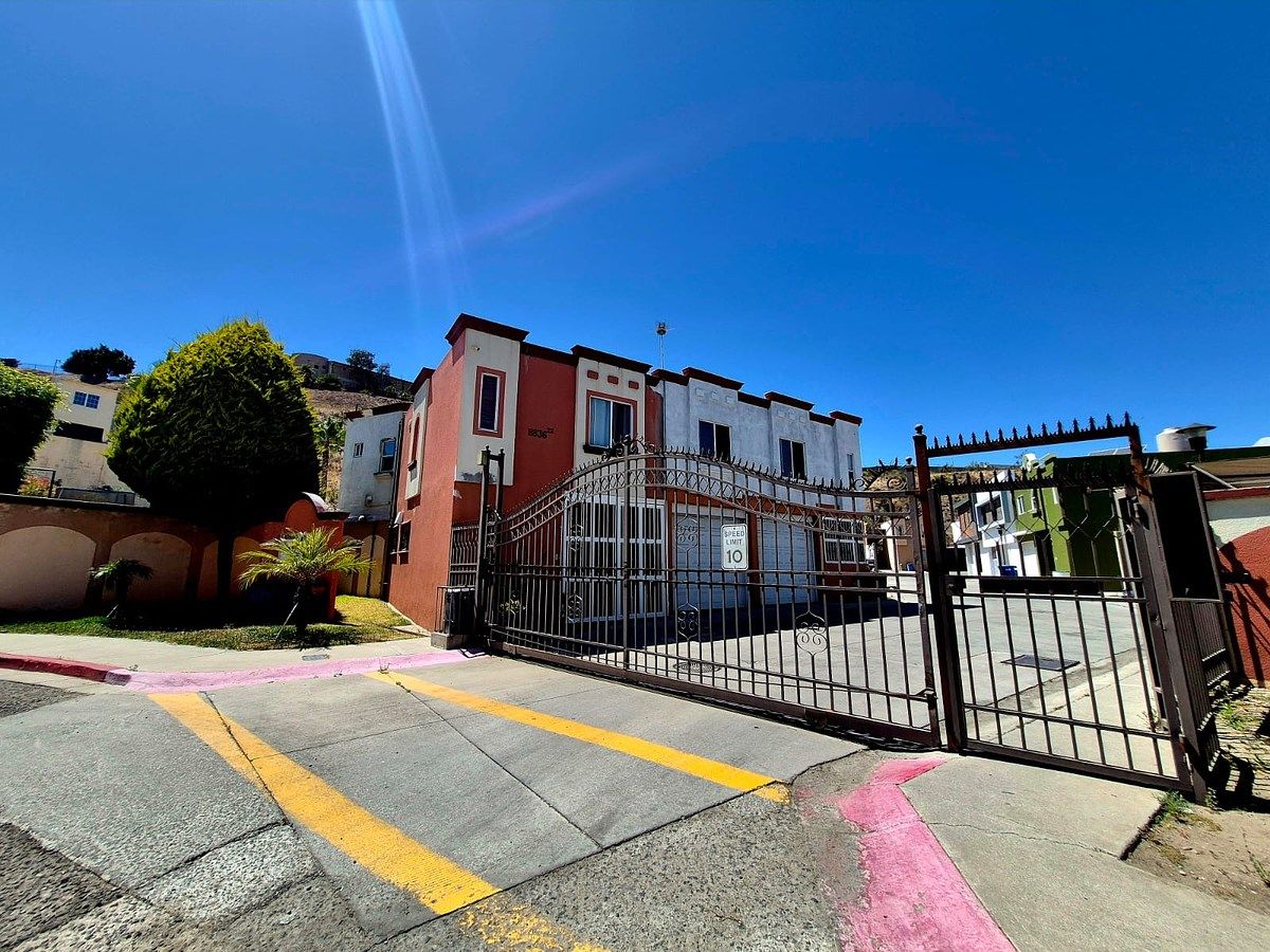 Casa em Colinas de California, Tijuana, foto 2 de 9